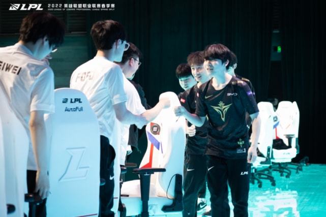 论的焦点 论的焦点